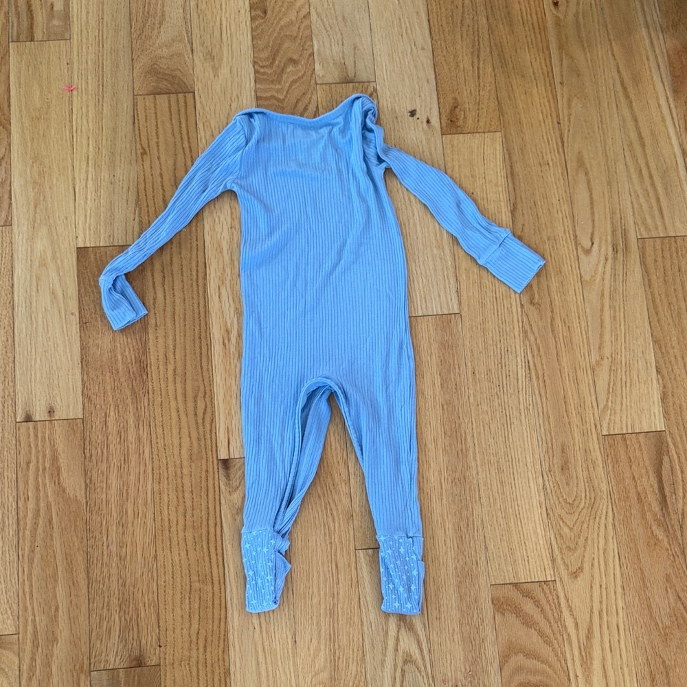 Little Legends Bamboo Ribbed footie pajamas - Picture 3 of 3